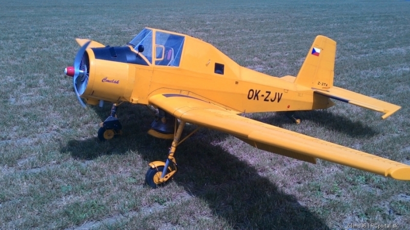 Zlin Z-37 druhe rolování