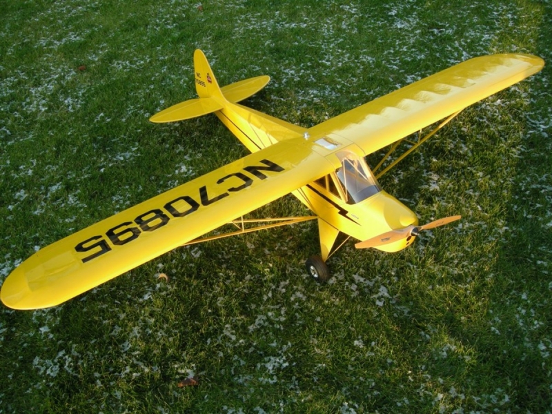 PIPER J-3 CUB elektro 1:5