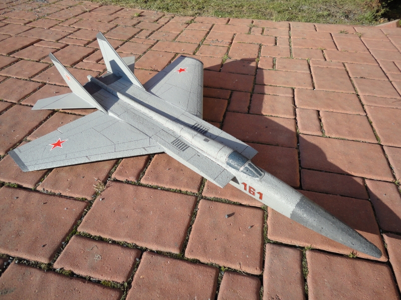 Mig 25