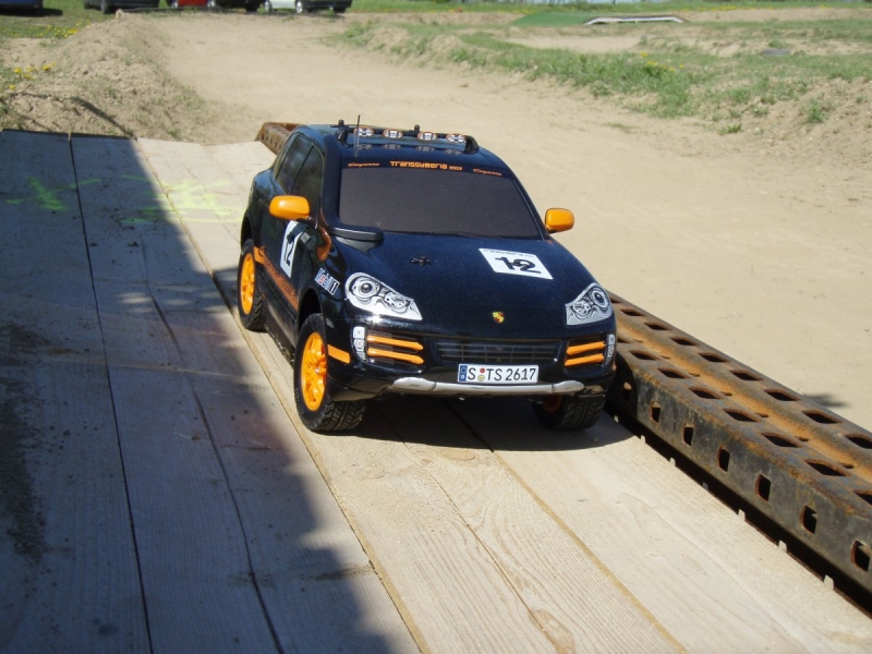 TA-01 Porsche Cayenne