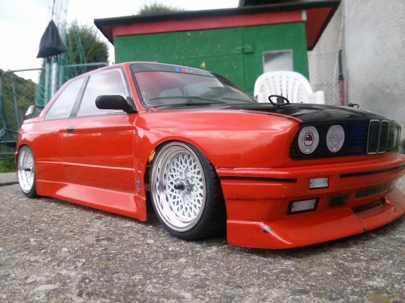 E30 "Red & Low"