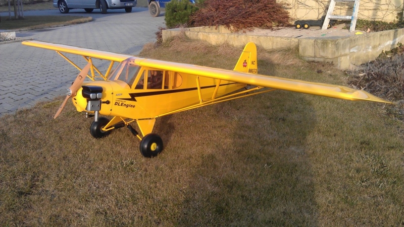 PIPER J-3 CUB