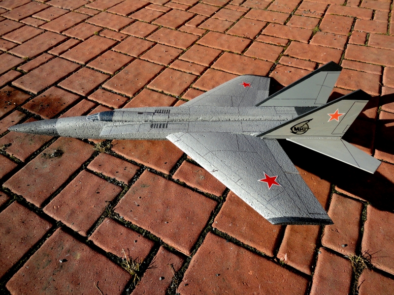 Mig 25