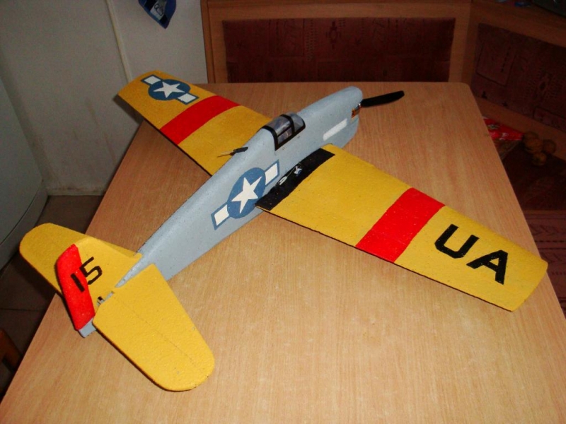 Hellcat F6F - žlutý a modrý