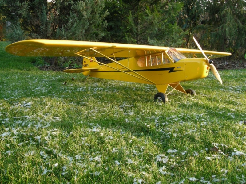 PIPER J-3 CUB elektro 1:5