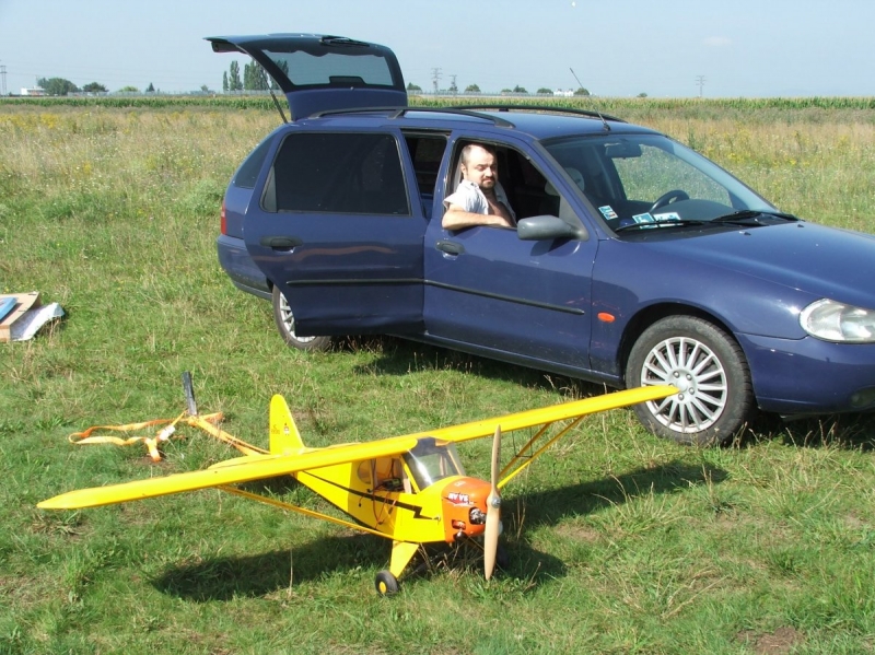 PIPER J-3 CUB