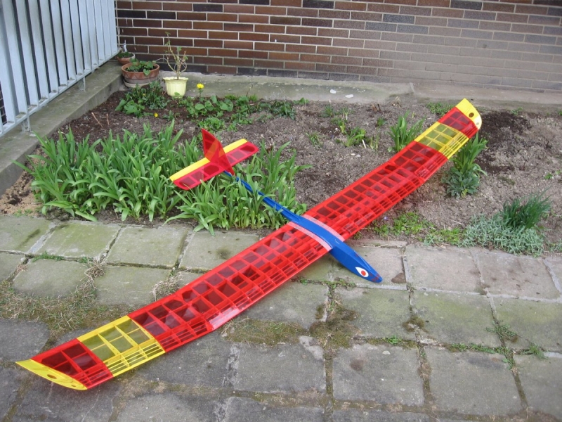 RC V2 s  Delfín II