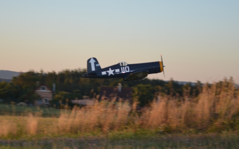 F4U CORSAIR