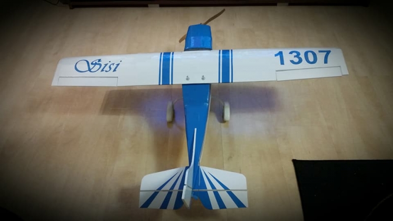 Cessna 182 balsa kit