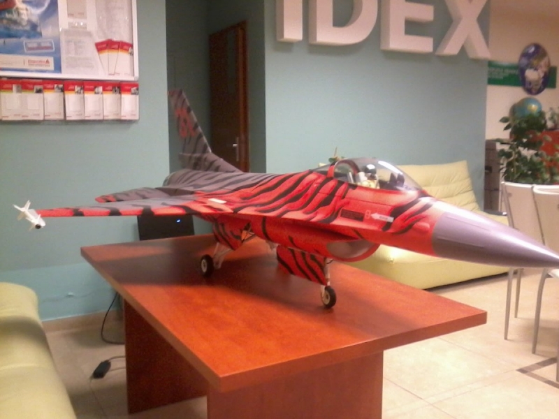 F16 FALCON ADVANCED 1/8